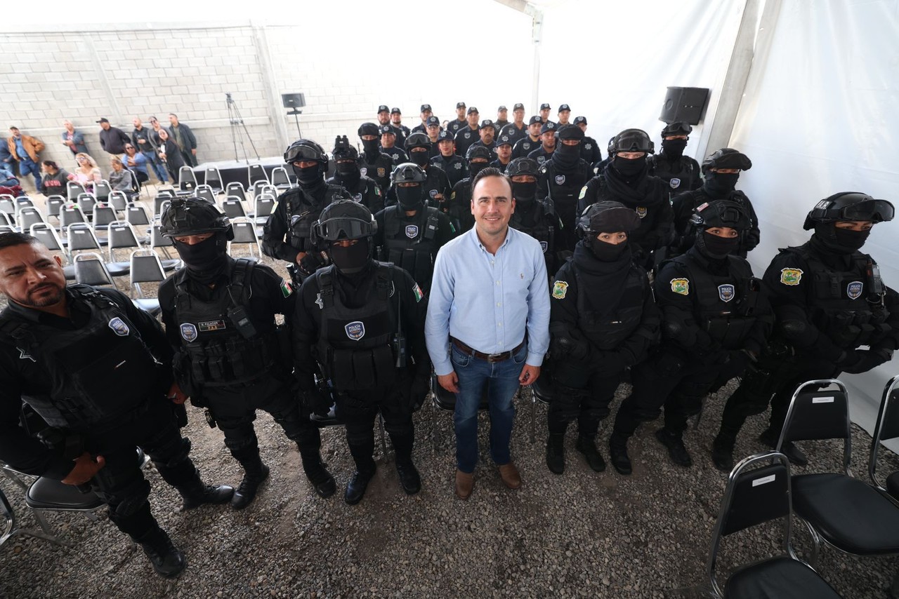 El gobernador Manolo Jiménez en la inauguración del cuartel. (Fotografía: Manolo Jiménez)