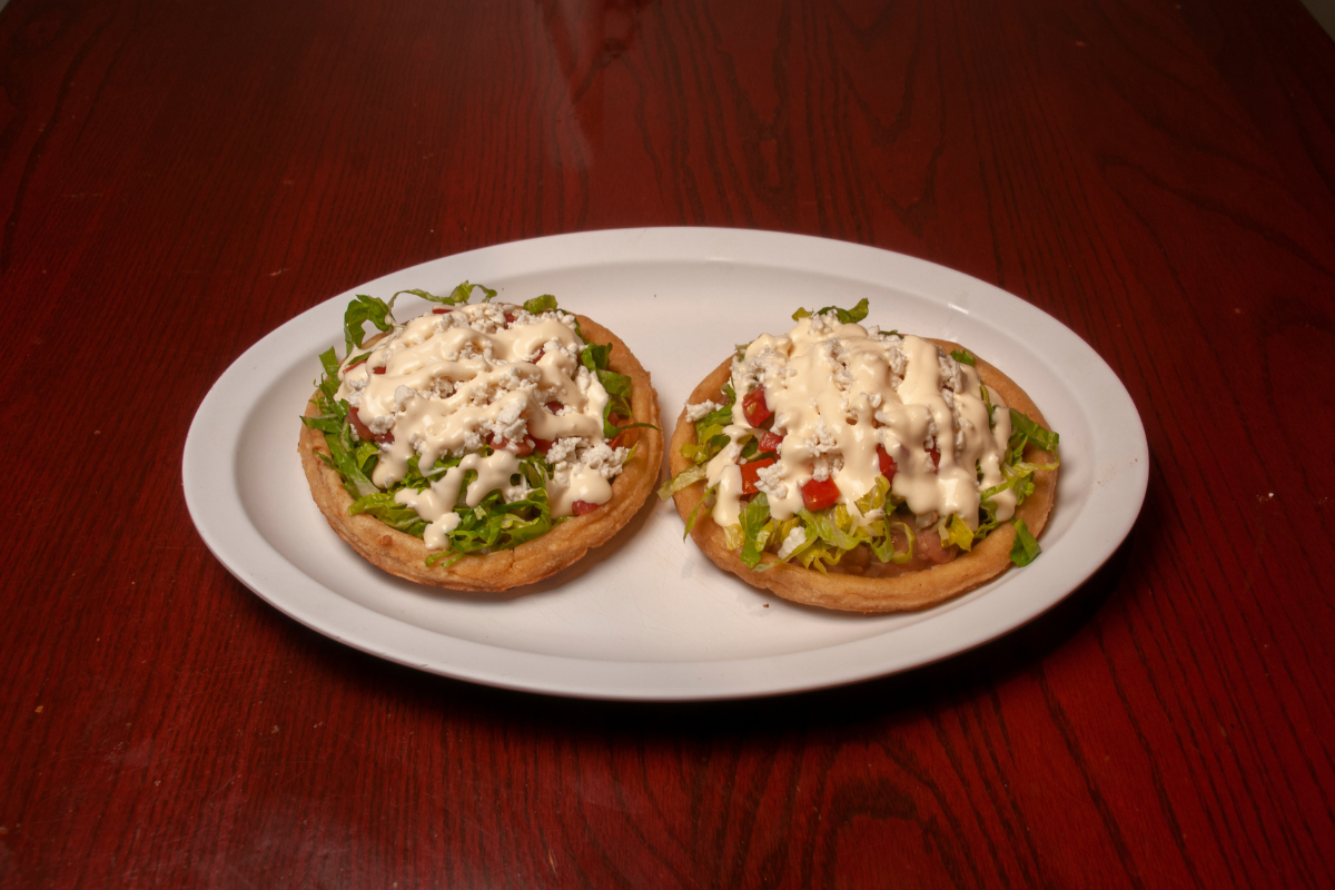 Un tipo de garnachas en México, los sopes. Foto: Canva