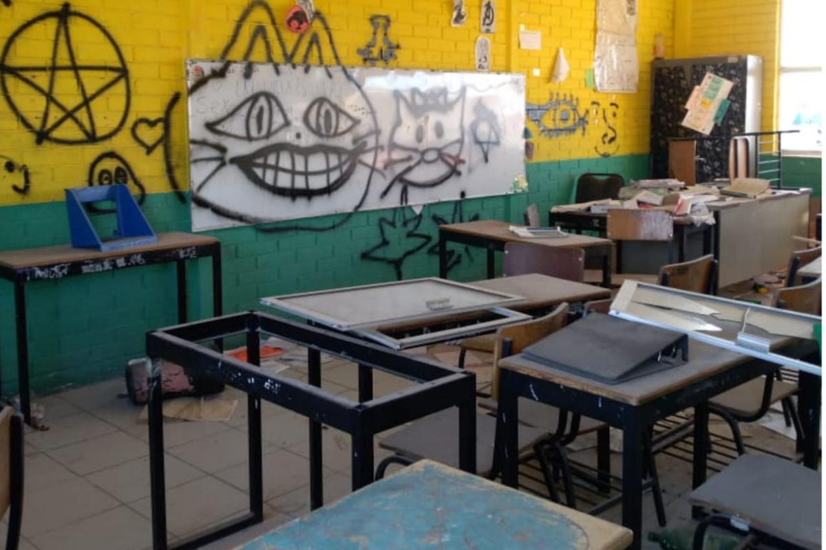 El vandalismo escolar tiene un impacto directo en la calidad educativa al dañar instalaciones, mobiliario y equipo esencial para el aprendizaje/ Foto: Facebook: Franco González Treviño