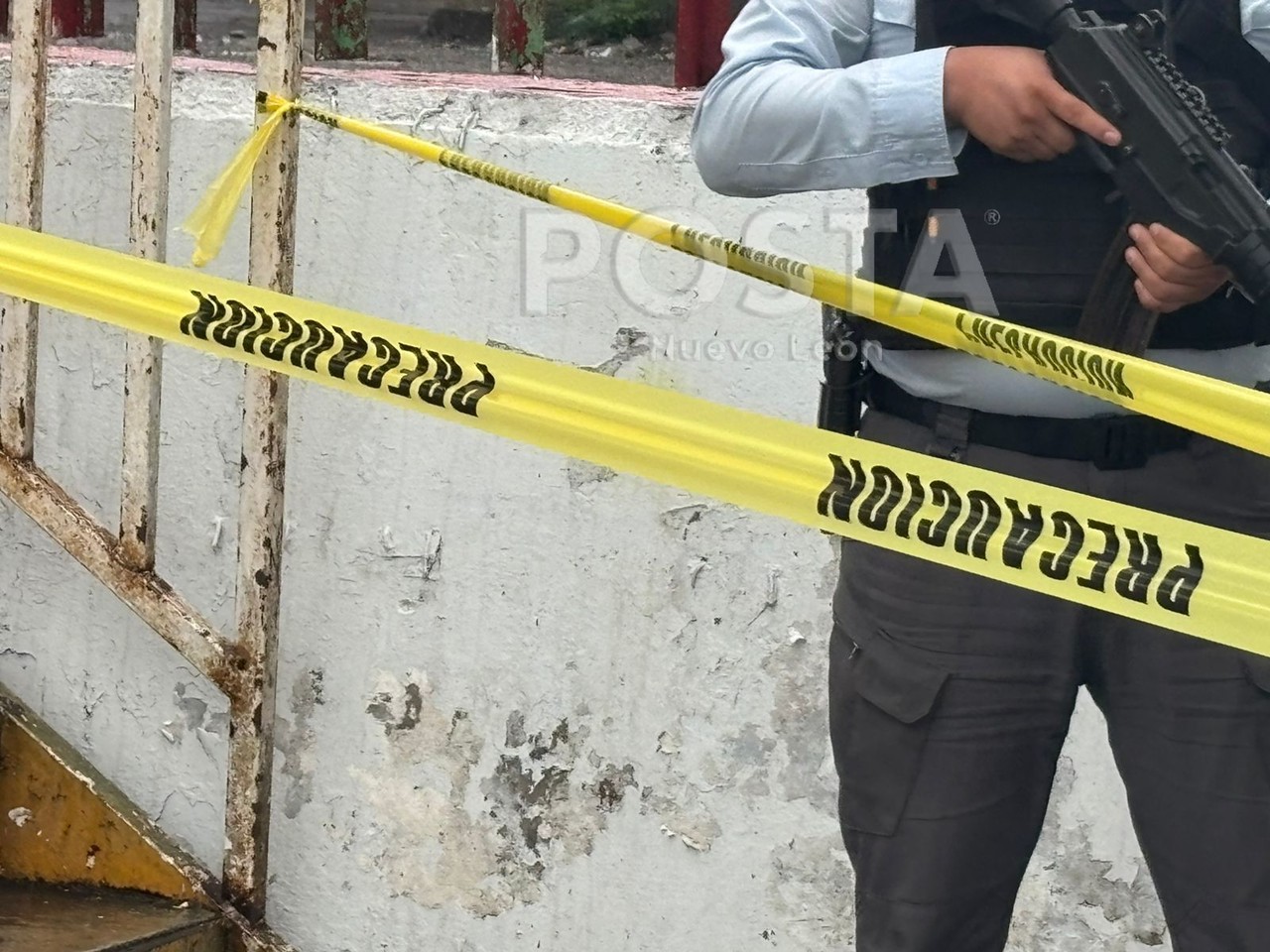 Al arribo de la policía local, confirmaron a las dos personas sin vida dentro de un vehículo. Foto: Raymundo Elizalde.