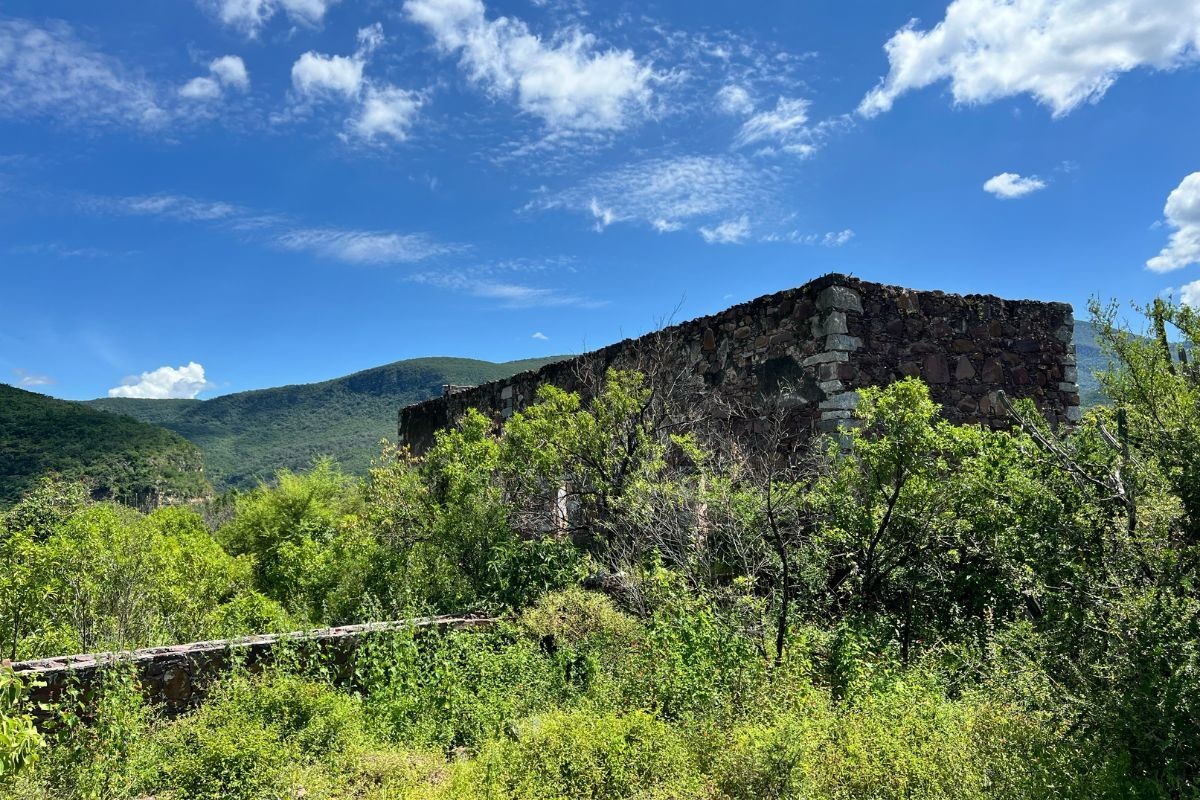 Fachada de la Casa del Obispo, un destino para visitar en la Sierra Madre Oriental de Victoria. Foto: Daniel Espinoza