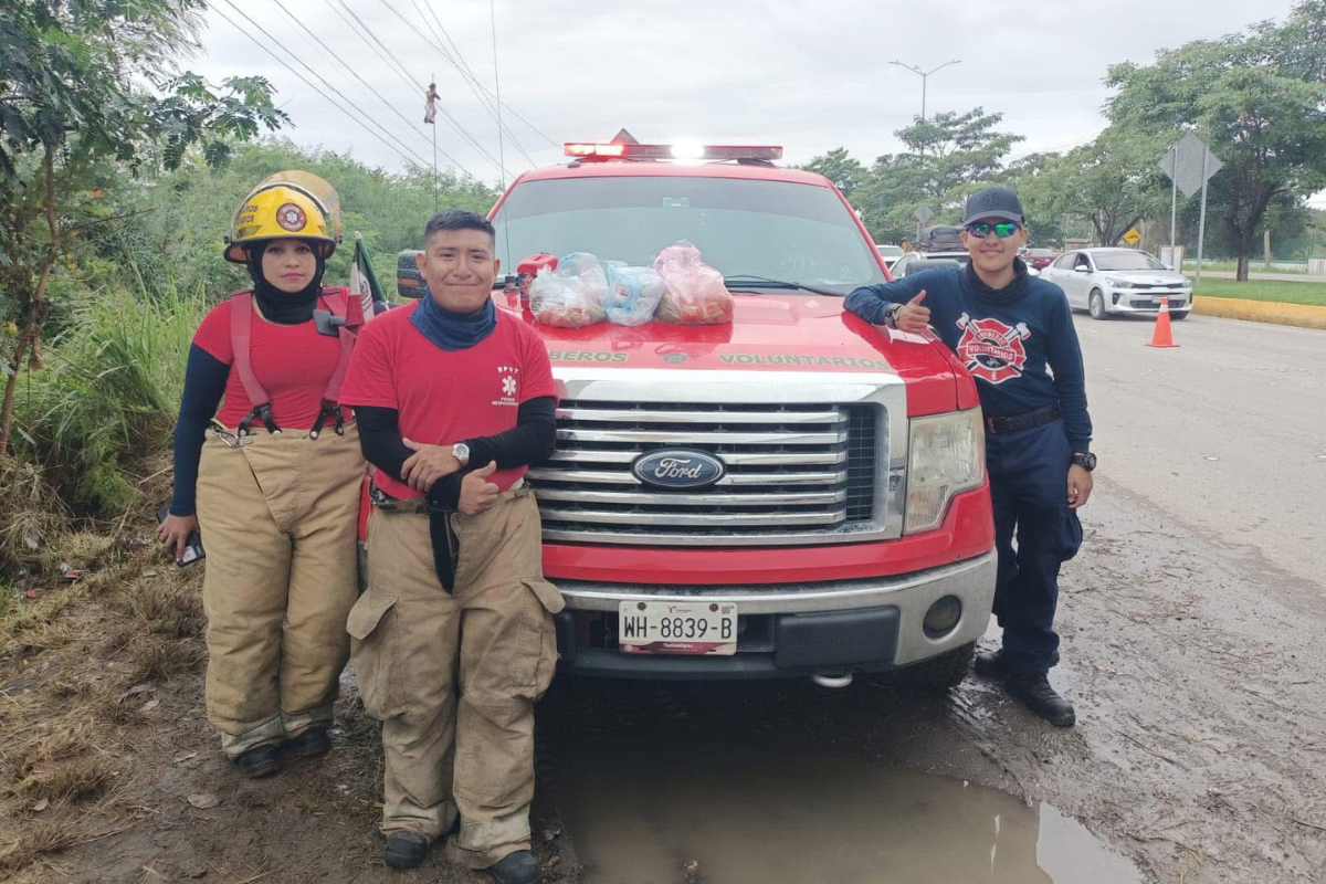 Bomberos voluntarios de Tamaulipas A.C. pide ayuda de los tamaulipecos para comprar su primera patrulla. Foto: Facebook @voluntarios.tam