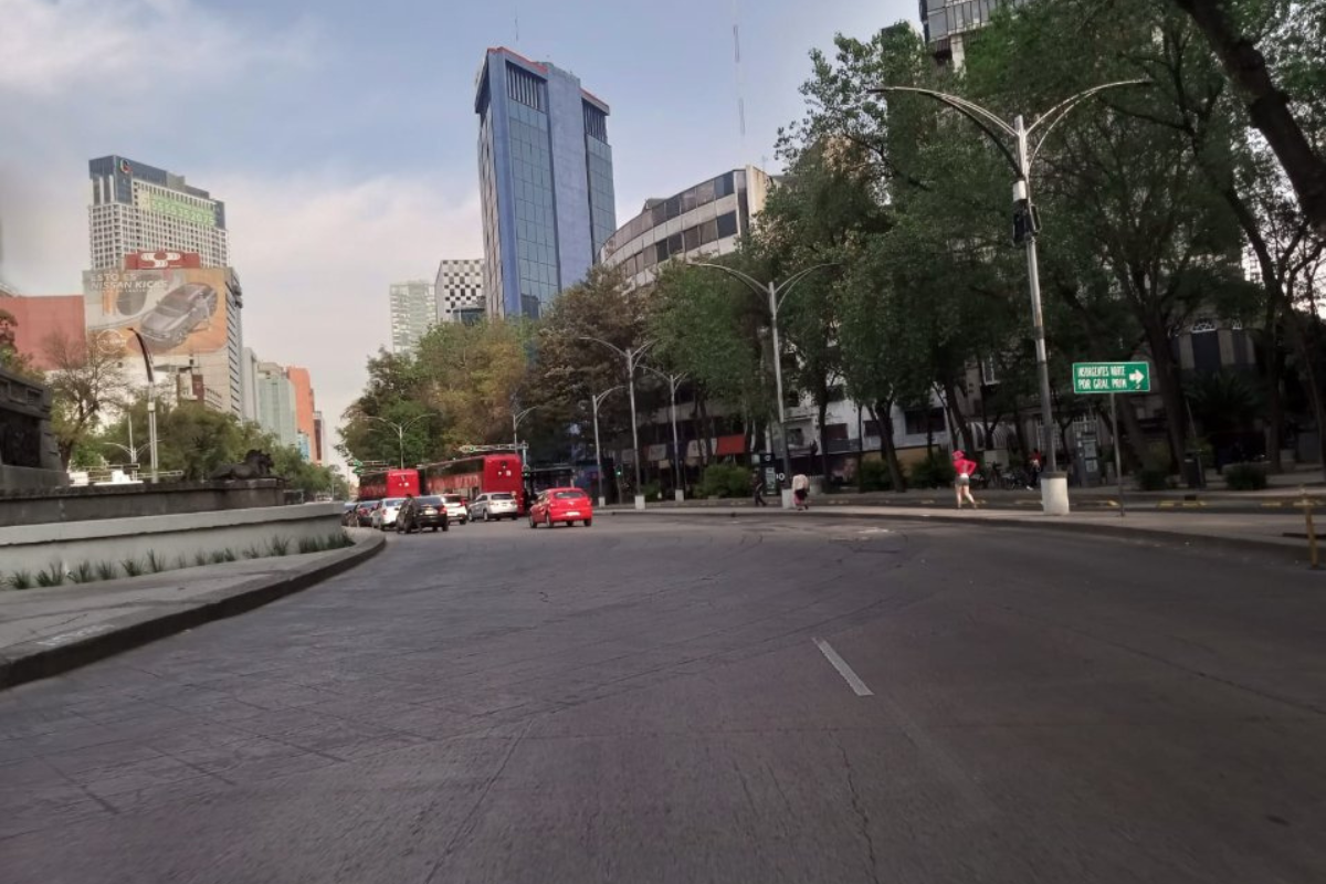 Calle de CDMX cerca de la Glorieta de los Insurgentes.     Foto: @OVIALCDMX