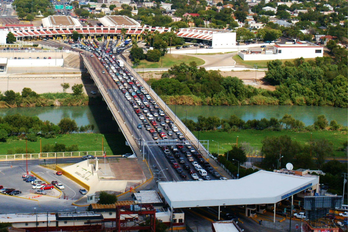 Puente internacional en Nuevo Laredo, Tamaulipas. Foto: Facebook @al.puente.mx