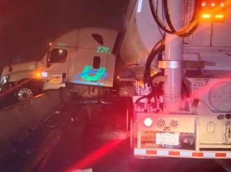 Accidente y neblina afectan tráfico en la Autopista Saltillo-Monterrey