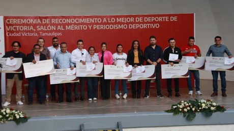 Premia gobierno municipal a lo mejor del deporte y periodismo en Victoria