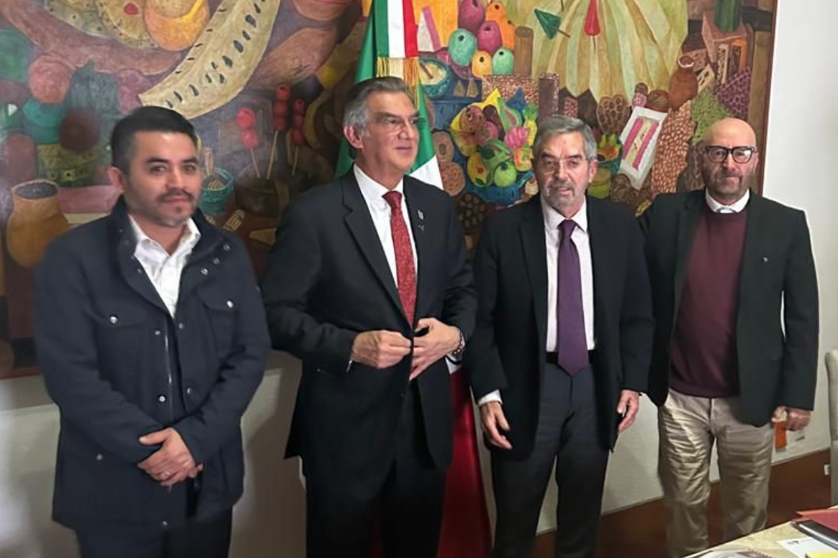 El gobernador de Tamaulipas en reunión de trabajo con funcionarios federales en materia del Agua y Relaciones Exteriores. Foto: Gobierno de Tamaulipas