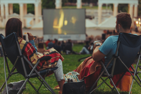 Este diciembre, vive la magia del cine bajo las estrellas en La Paz