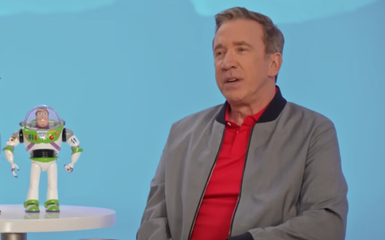 El actor Tim Allen revela detalles interesantes sobre el guion de la quinta película. FOTO: CANVA/YouTube: PIXAR