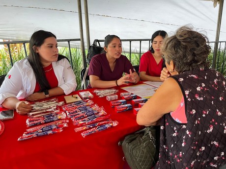 Feria de la Salud en la Plaza Grande de Mérida: Concientización sobre VIH/SIDA