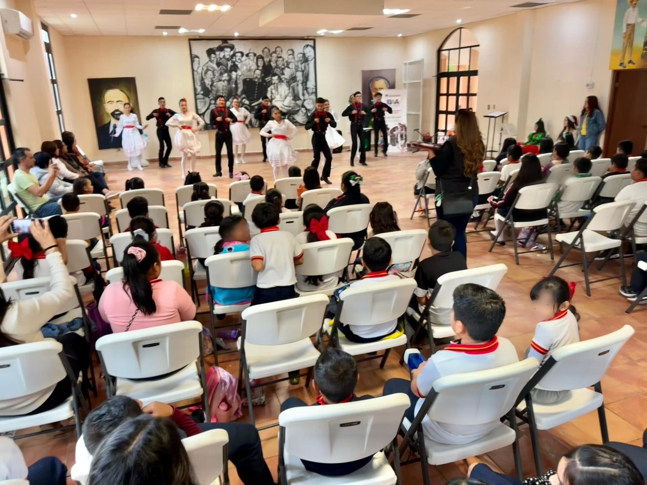 Personas disfrutando del Museo Del Agrarismo Mexicano. Foto: Redes Sociales