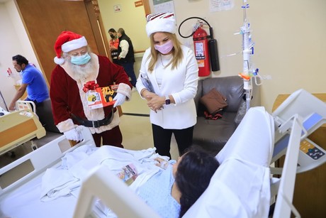 Navidad 2024: DIF Guadalupe lleva regalos a pequeños del Materno Infantil