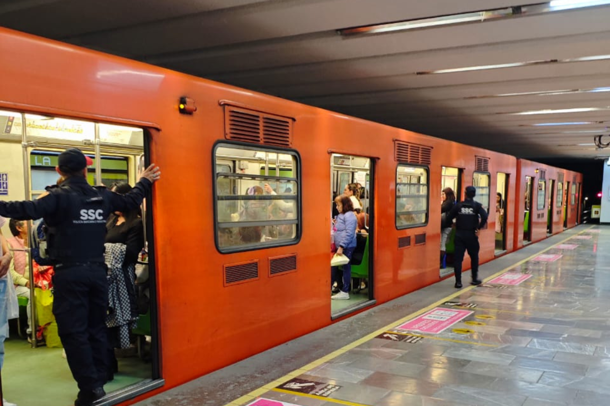 Vagón del Metro de CDMX.     Foto: @MetroCDMX