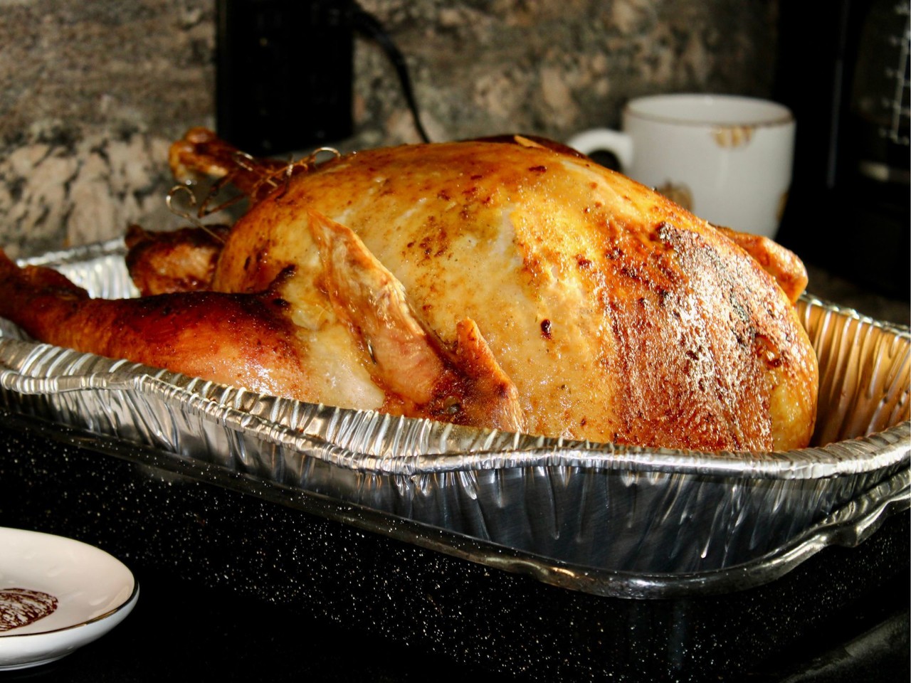 El  pavo asado con achiote es uno de los principales platillos que se sirven durante las fiesta de Año Nuevo en Yucatán.- Fuente Canva