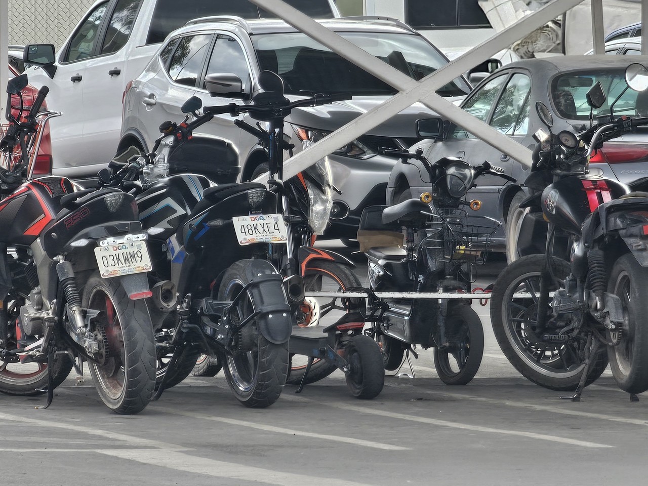 El plaqueo y refrendo de motocicletas también aplican descuentos. Foto: Isaura Retana.