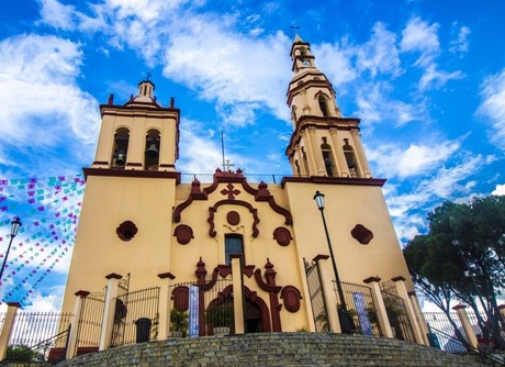 Conoce la gastronomía y tradiciones del pueblo mágico de Santiago