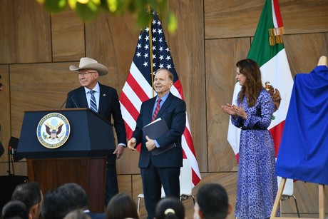 Estados Unidos inaugura nueva embajada de mil millones de dólares en México