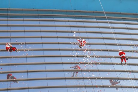 Niñas y niños disfrutan de una Navidad desde las Alturas en el Hospital Materno Infantil