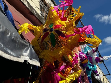 Estos son los precios de las piñatas en el centro de Mérida este 2024