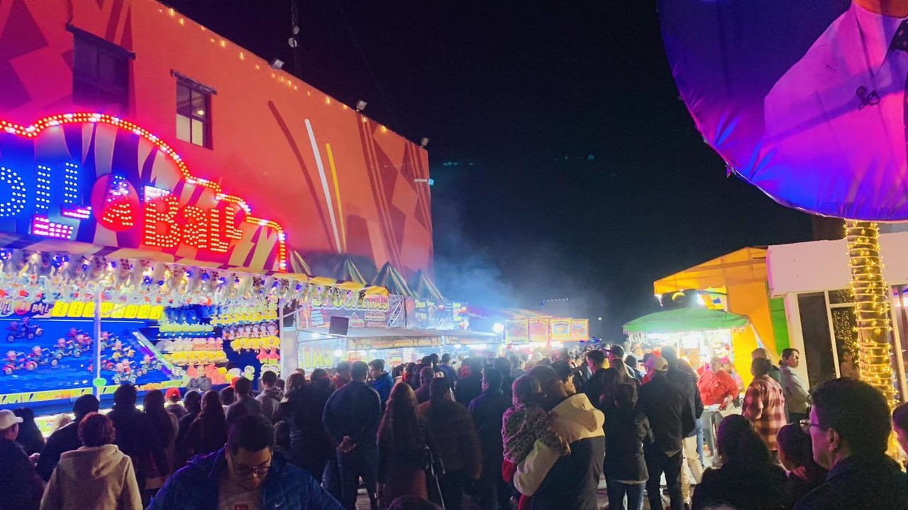 El Gobierno Municipal y el Gobierno Estatal abrieron la Feria Navideña, misma que estará abierta durante estas vacaciones de invierno. Foto: Facebook Fenadu Oficial.