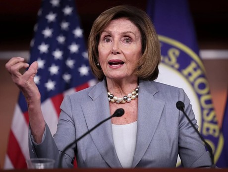 Nancy Pelosi es hospitalizada tras sufrir una lesión en evento Luxemburgo