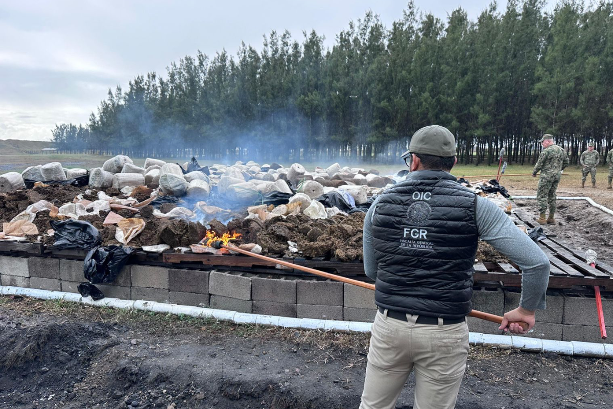 Más de 4 mil kilogramos de marihuana fueron incinerados en el Puerto de Altamira. Foto: Axel Hassel