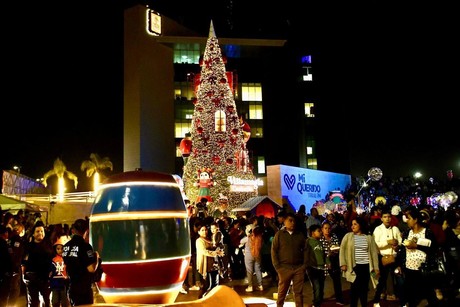 Villamagia 2024 en Torreón: Así se vivió el encendido del Pino Navideño