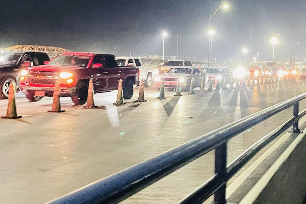 La afluencia vehicular continuará cambiando durante los últimos días de diciembre y las primeras semanas de enero./Foto: Facebook: Noticias Puentes internacionales Eagle Pass/Piedras Negras.