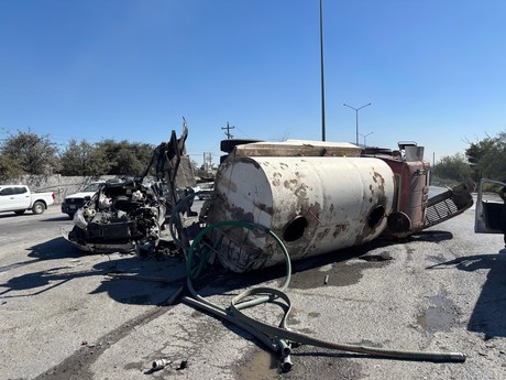 Pipa impacta a camioneta y deja dos lesionados en Escobedo (VIDEO)