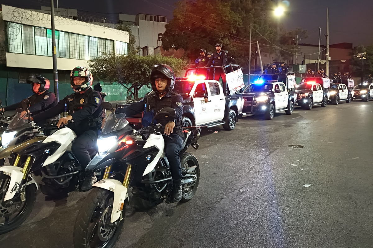 Elementos de polícia en la Cuauhtémoc por inicio de operativo. Foto: @AlessandraRdlv