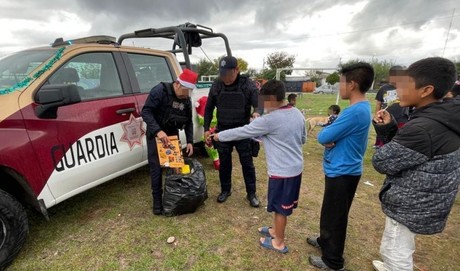 Lleva Guardia Estatal la Navidad a niños de Nuevo Laredo