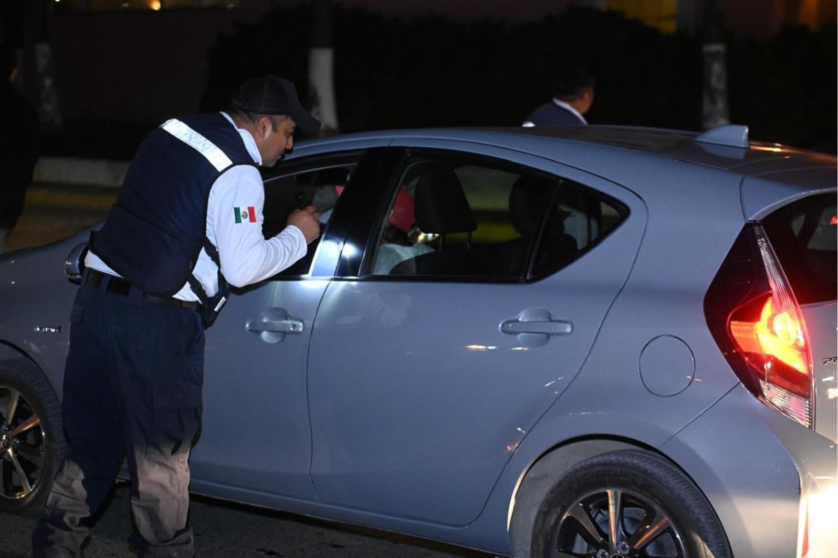 Los operativos para prevenir accidentes relacionados con el consumo de bebidas alcohólicas se mantienen permanentes en esta temporada. Foto: Tránsito Victoria