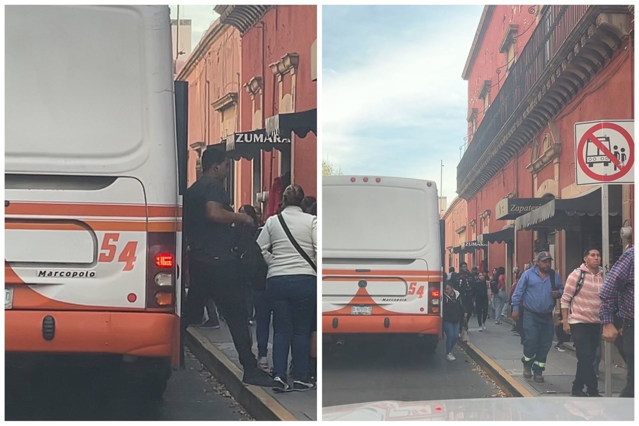 Pese a que está el anuncio, puesto y visible, la ciudadanía está esperando el momento para tomar el autobús, que llega a este punto que debería estar prohibido. Foto: Jesús Carrillo.