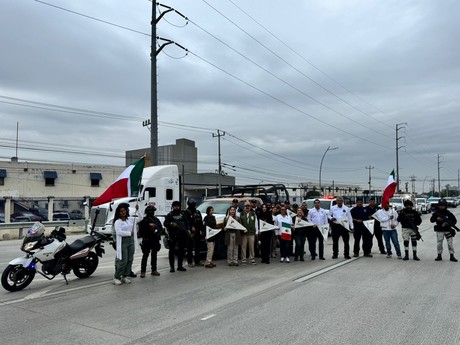 La Guardia Estatal está brindando protección a los paisanos que van camino a Querétaro.