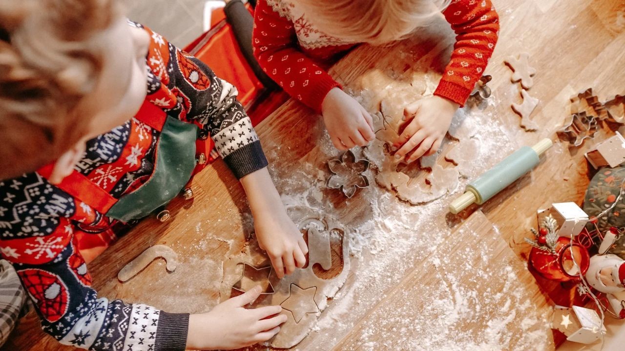 Seguridad en la cocina navideña: clave para evitar accidentes. Foto: Canva.