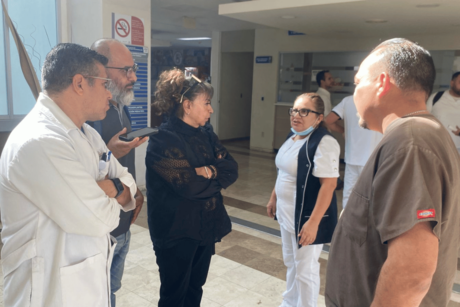 Trabajadores del sector salud exigen pagos pendientes en el Hospital Salvatierra