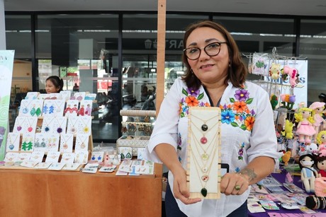 Gobierno del Estado impulsa la Gran Feria Navideña de mujeres en Plaza Grande