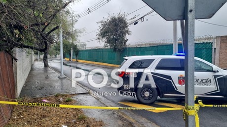 Criminales asesinan a hombre en estacionamiento de San Pedro Garza García