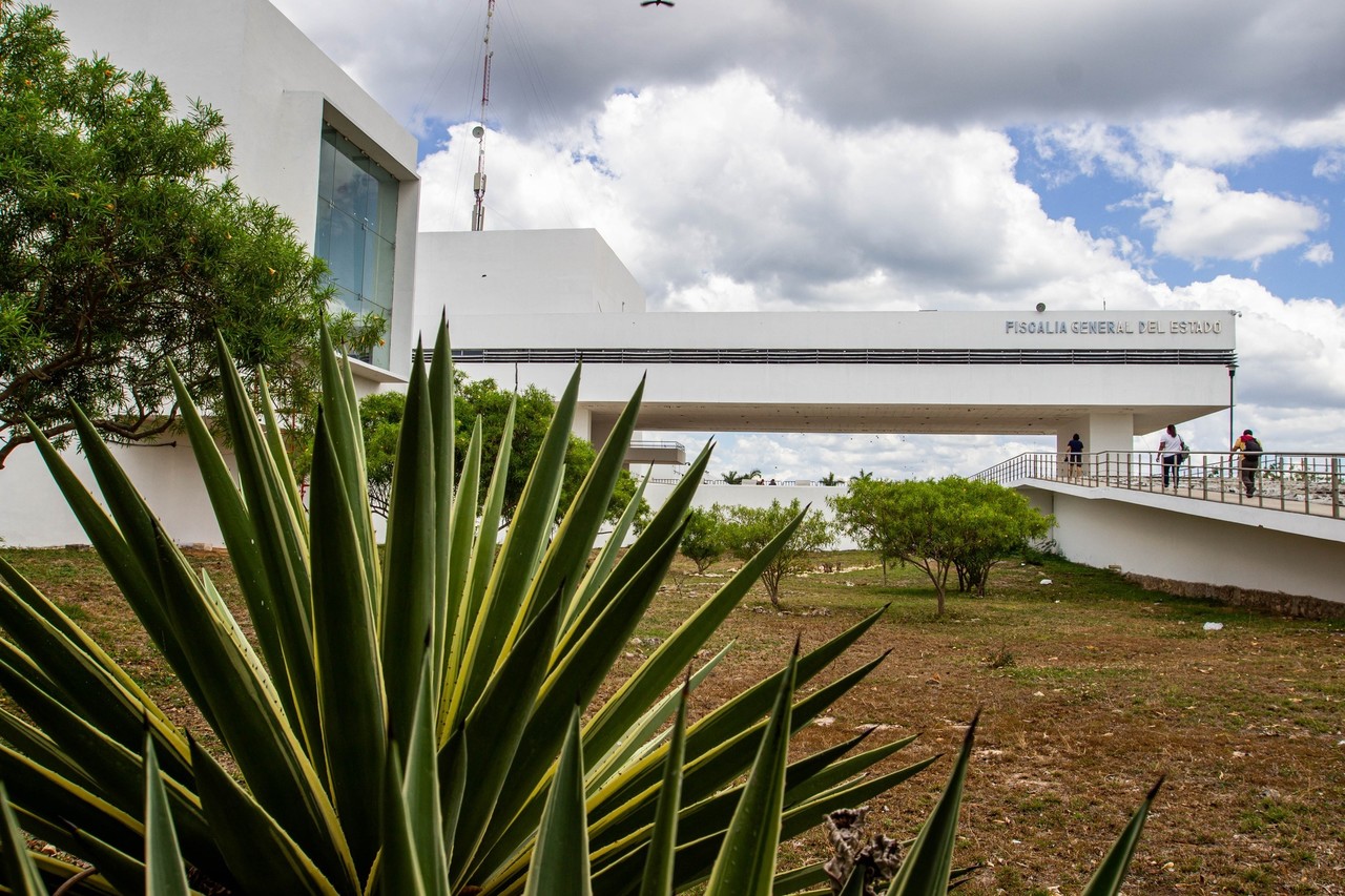 La FGE de Yucatán informó sobre el caso de una persona que intentó incendiar dos casas por lo que fue denunciada y seguirá en prisión.- Fuente FGE Yucatán