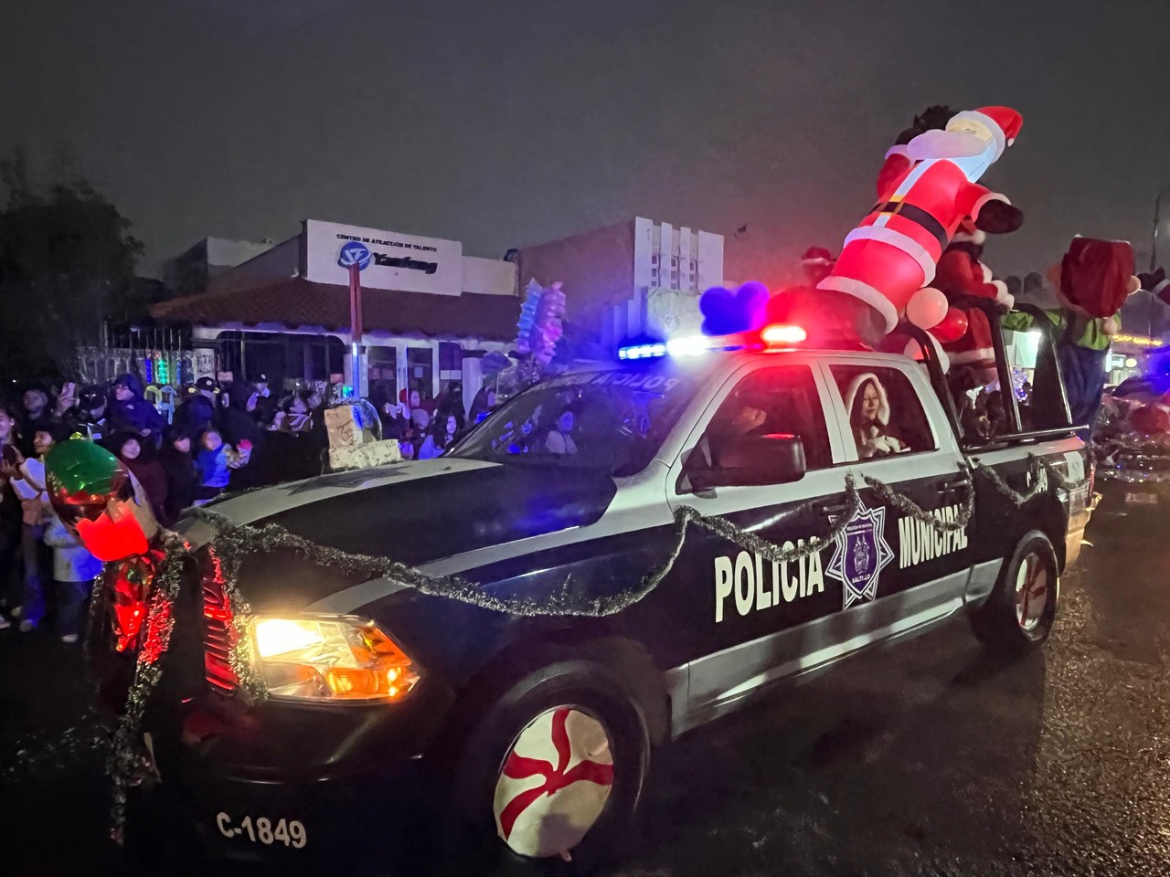 Caravana navideña de Seguridad. Foto de Leslie Delgado.