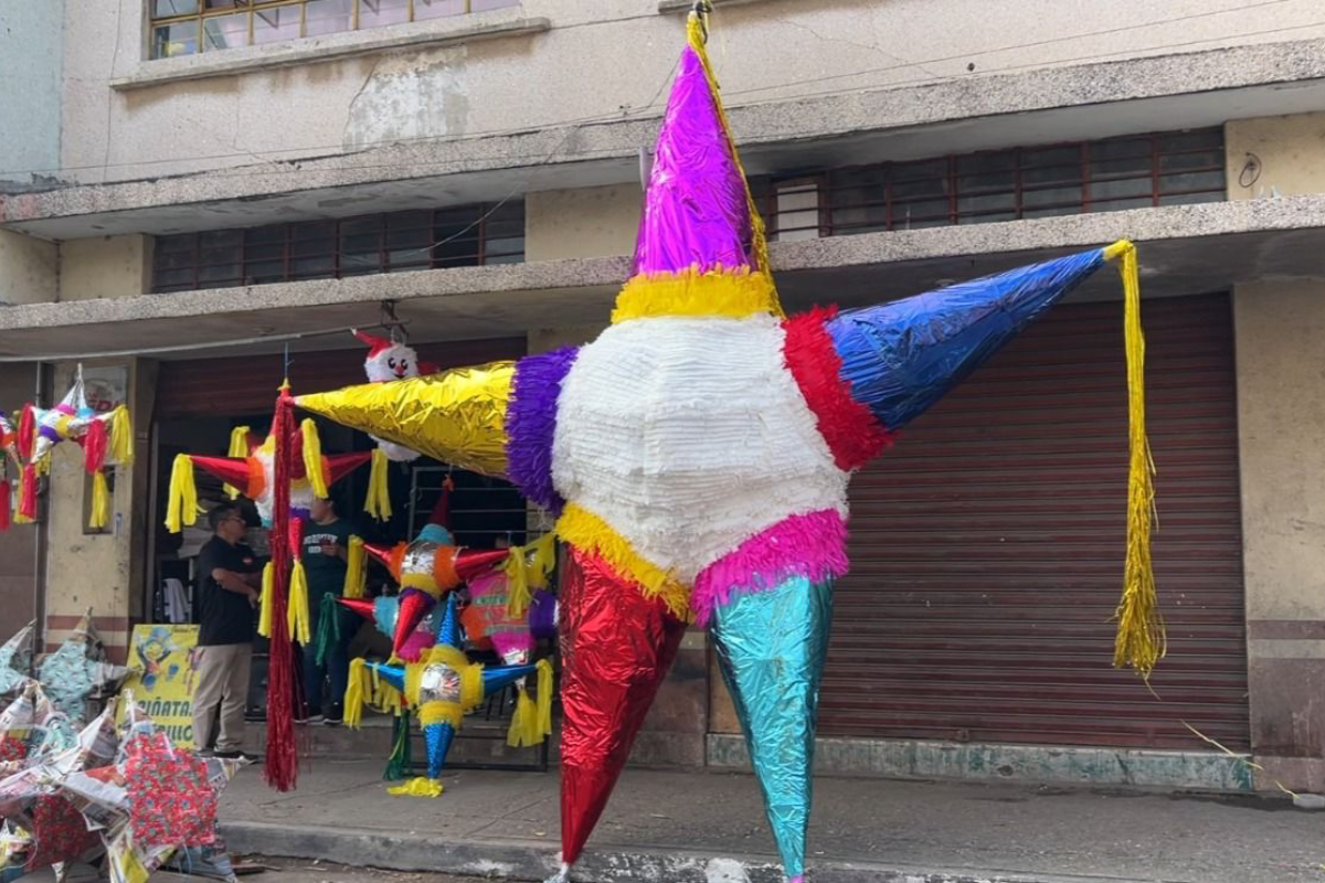 La piñata más grande de Tamaulipas está en Tampico. Foto: Axel Hassel