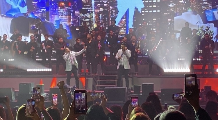 Un concierto de tres horas fue el que Jorge Medina y Josi Cuen ofrecieron anoche con su gira 'Juntos' en la Arena Monterrey. Foto. Arturo González.