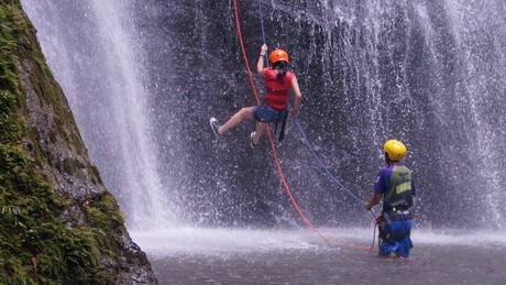 3 lugares para practicar rappel que están a menos de 60 minutos de Durango