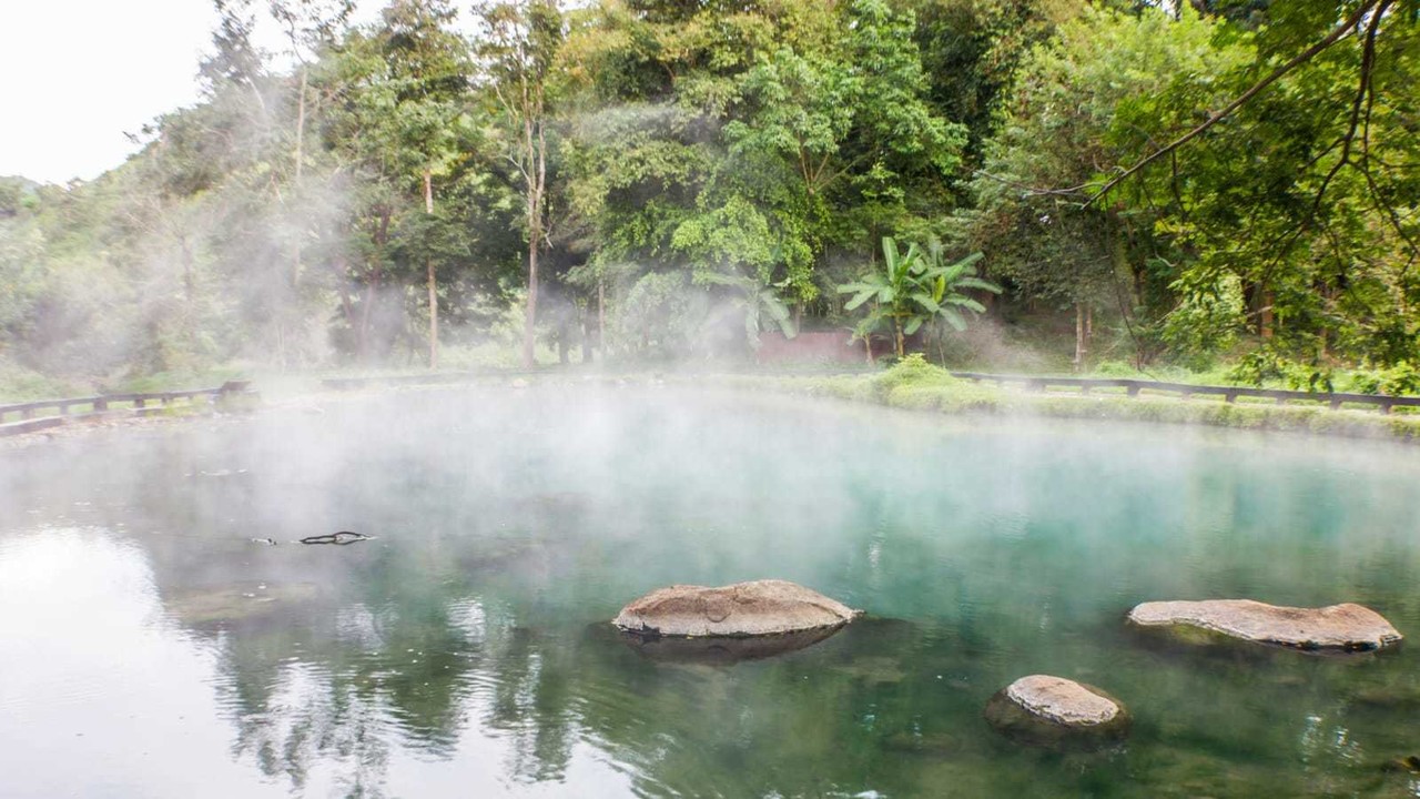 Es importante seguir estas recomendaciones para disfrutar de los beneficios de las aguas termales de forma segura y efectiva. Foto: Canva (imagen ilustrativa).