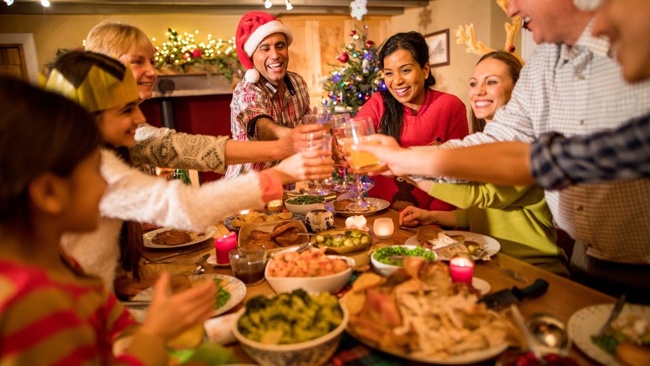 La cena de Nochebuena es una excelente oportunidad para convivir sin discusiones. (Fotografía: Canva)