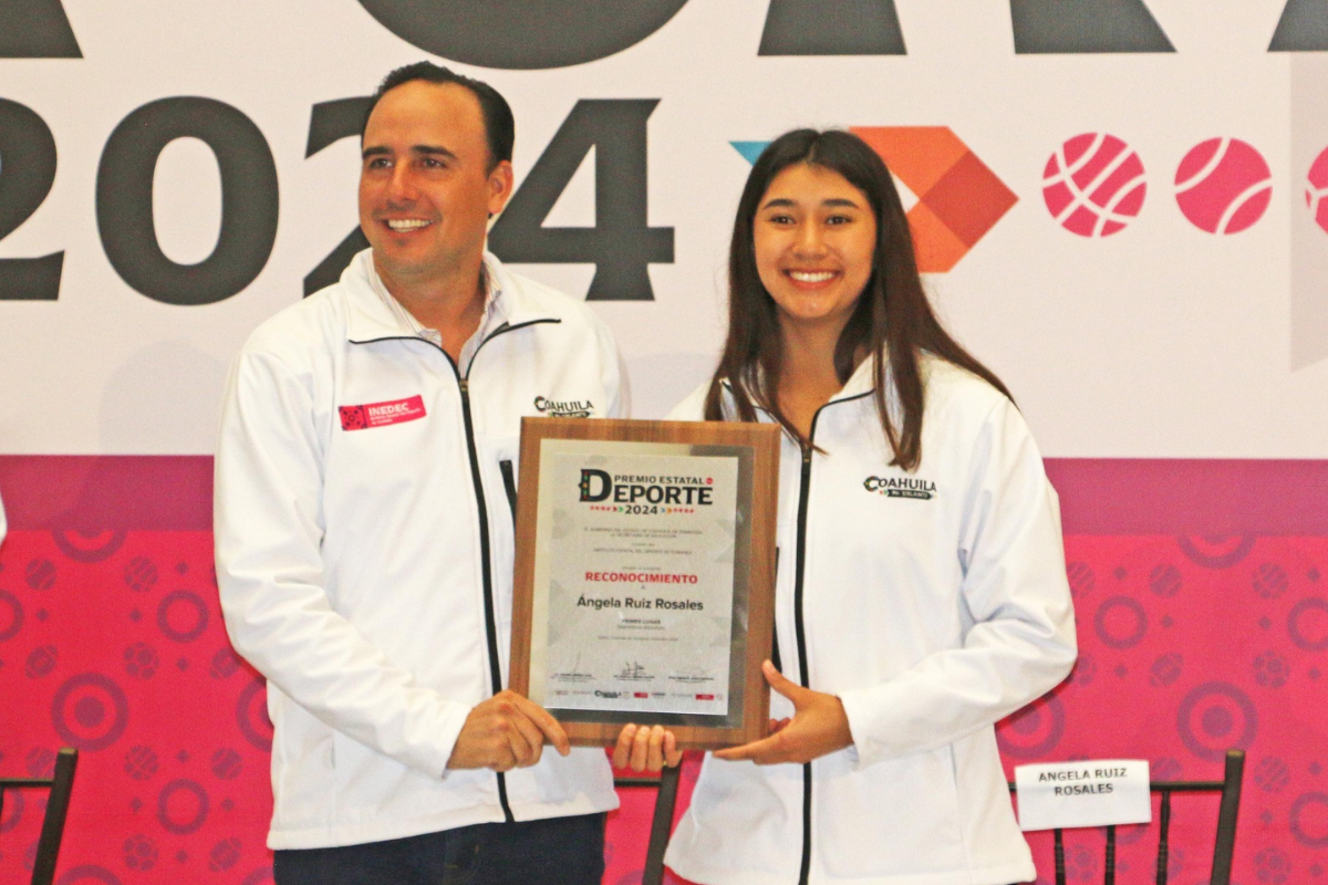 Ángela Ruiz Rosales fue homenajeada como Deportista Absoluta/ Foto: Universidad Autónoma de Coahuila