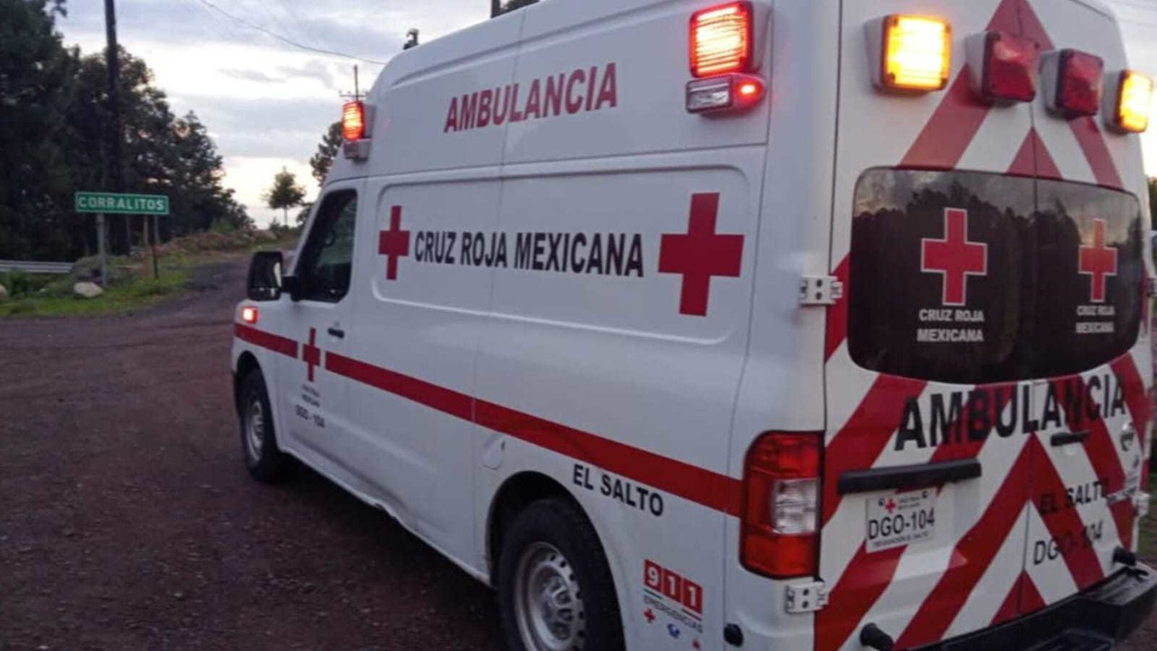 Cuál es el precio a pagar por incurrir en la infracción por obstruir la entrada y salida de ambulancias, aquí te lo decimos. Foto: Facebook/ Cruz Roja Mexicana El Salto.