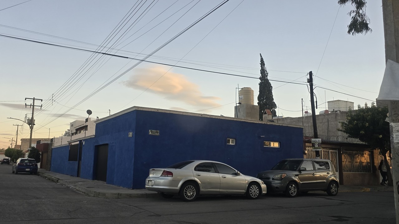 En POSTA Durango te damos a conocer cuanto tendrías que pagar por la infracción de obstruir la visibilidad de las esquinas. Foto: Gerardo Lares.