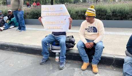 Trabajadores de Ecatepec trasladan protesta a Toluca y amenazan con plantón indefinido