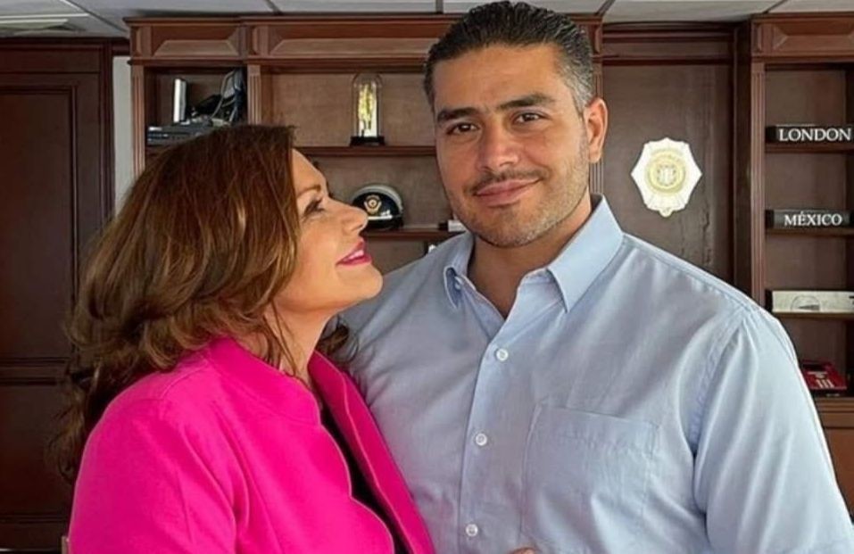 El día que Omar García Harfuch incursionó en las telenovelas junto a su mamá María Sorté Foto: IG Omar Garcia Harfuch